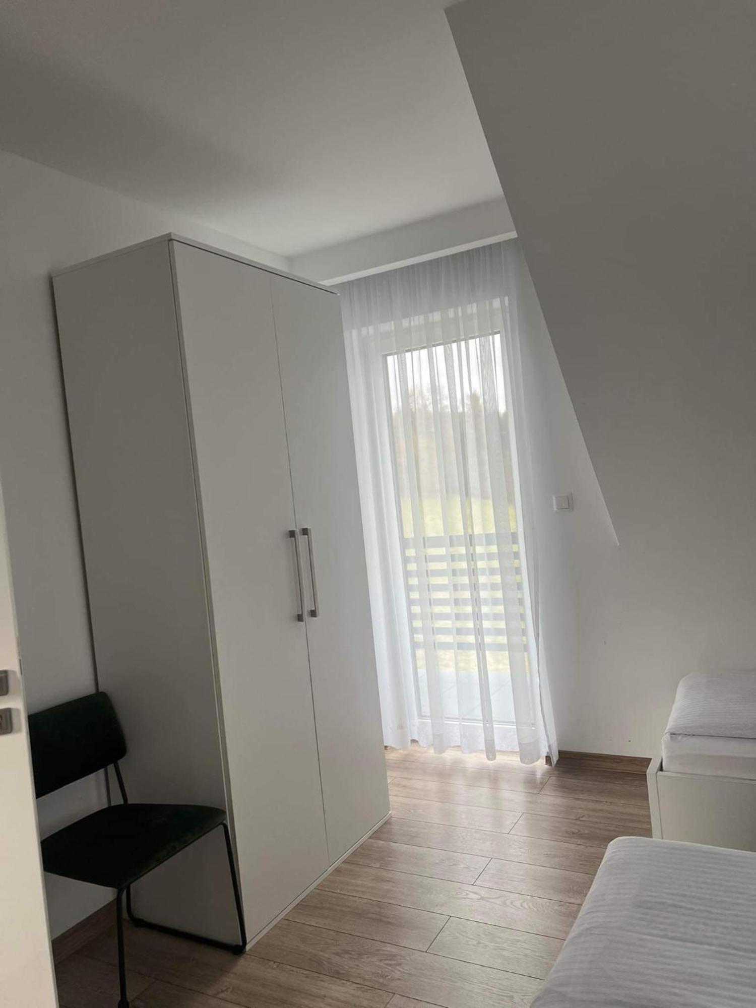Dom Na Borowkowym Wzgorzu Apartment Palesnica ภายนอก รูปภาพ